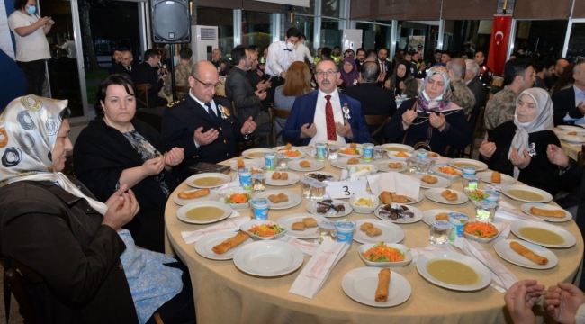 Kocaeli'de şehit aileleri ve gaziler iftarda buluştu