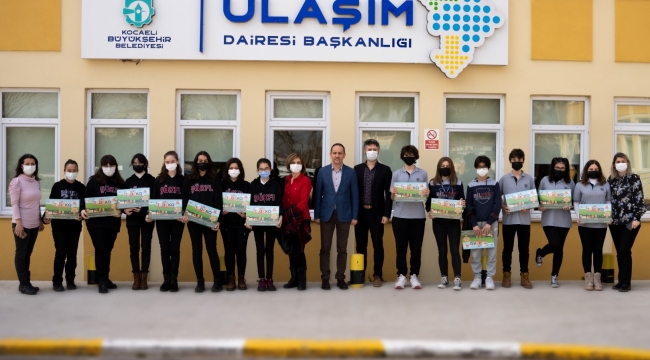 Öğrencilere çevre dostu ulaşım aracı bisiklet anlatılıyor