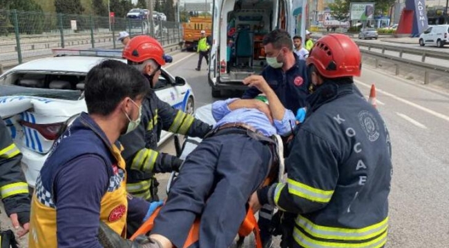 Polis aracına çarpan cipin sürücüsü yaralandı