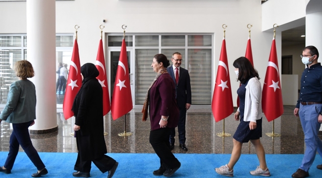  Vali Yavuz, personelin Ramazan Bayramı'nı tebrik etti