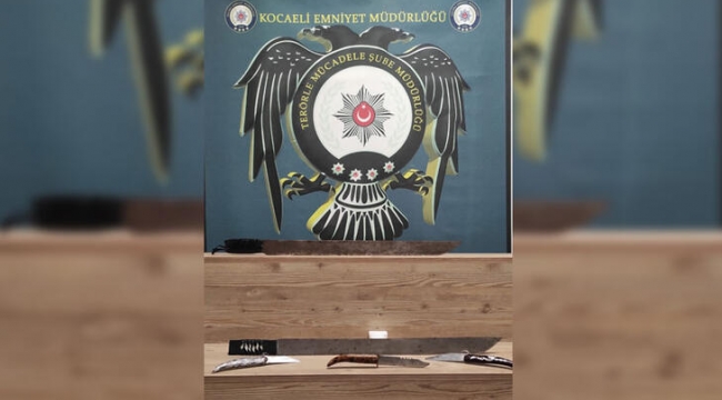 9 yabancı uyruklu, kılıçlarla yakalandı
