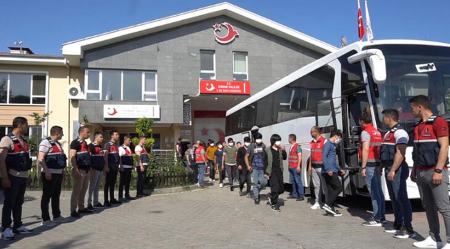 Afgan 377 kaçak göçmen, ülkelerine gönderildi