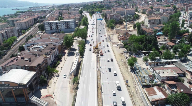 D-100'de birer şerit trafiğe kapatıldı