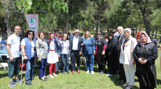 Darıca'da engelli vatandaşlar piknikte buluştu