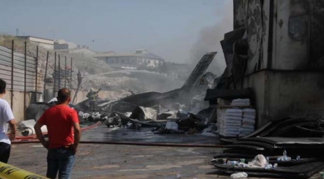 Gebze'de plastik fabrikasında yangın