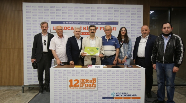 Kocaeli Kitap Fuarı'ndaki söyleşiler okurları yazarlarla buluşturuyor