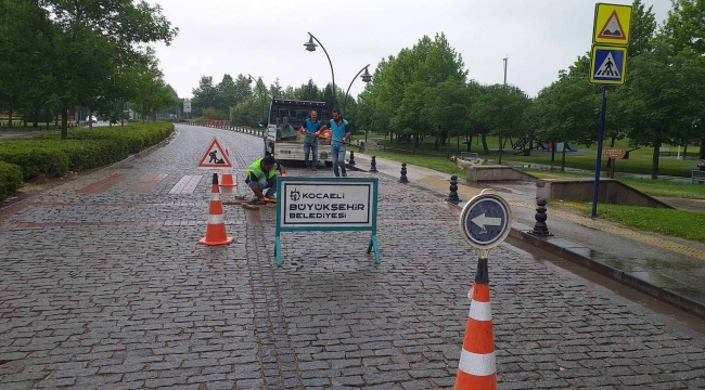 Büyükşehir Yol Bakım Timi her yerde