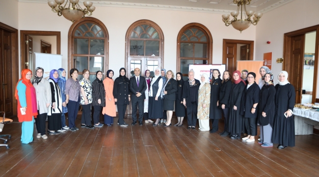 Marmara Kadın Birliği, "Kocaeli'de kadın, tarih ve mekan" söyleşisine katıldı