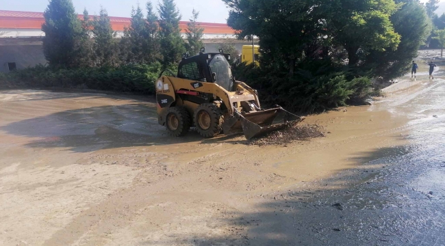 Büyükşehir Yol Bakım Timi Bartın'da çalışmalara katılıyor