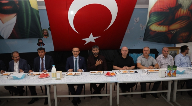 Başkan Bıyık, Cemevi'nde canlarla iftar açtı