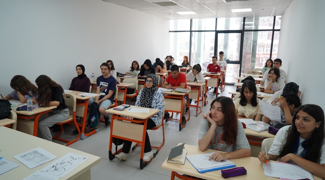 Çayırova Gençlik Merkezi'nde YKS'ye hazırlanan 117 öğrenci üniversiteye yerleşti