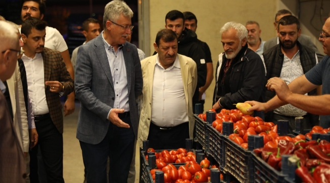 Ellibeş, güne meyve sebze halinde başladı