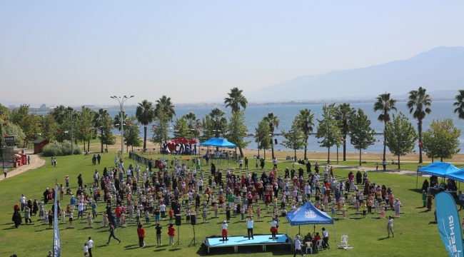 Sekapark'ta yüzlerce kişi spor egzersizi yaptı