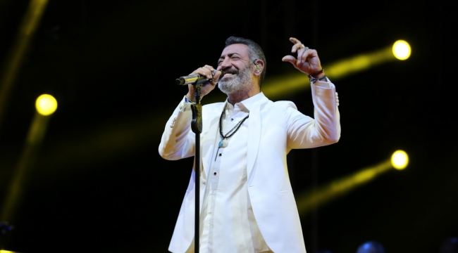 Cumhuriyet coşkusu Hakan Altun konseri ile taçlandı
