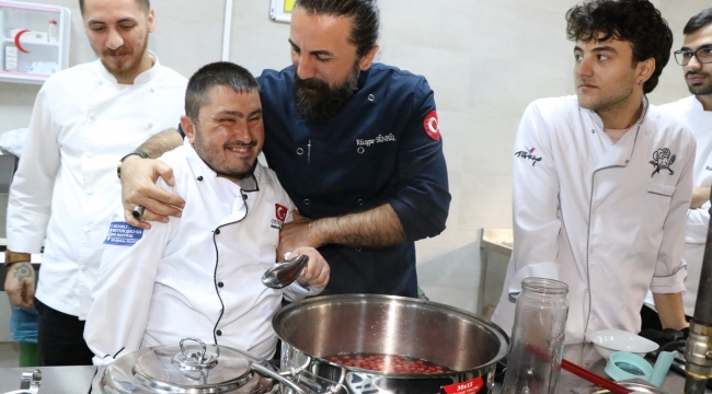 Özel öğrenciler yemek yarışmasında hünerlerini sergiledi