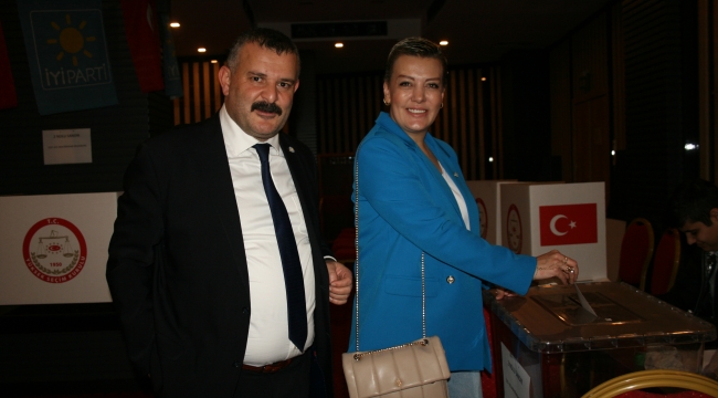 İyi Parti, Gebze'de ilk kongresini yaptı