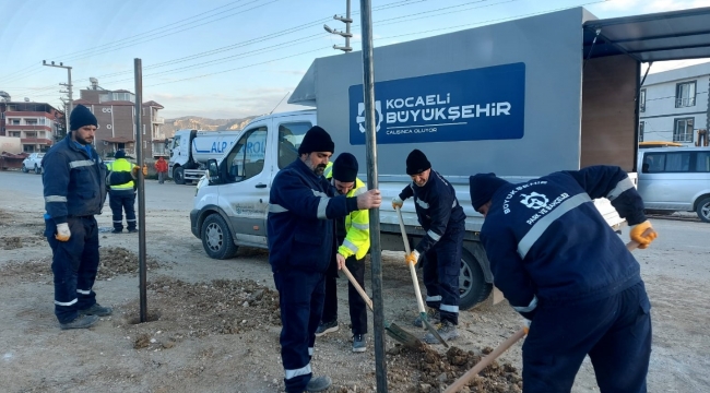 Defne'deki çadır kentin çevresine tel çit inşa ediliyor