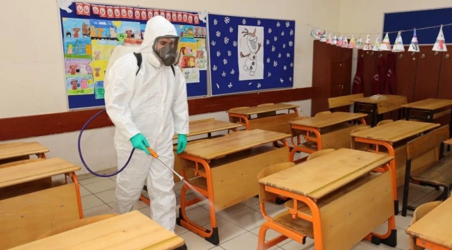 Gebze'deki okullar dezenfekte ediliyor