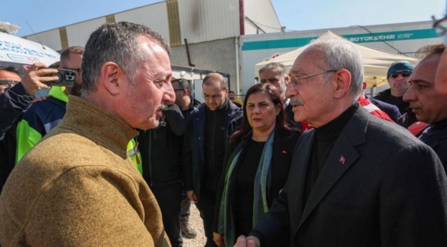 Kılıçdaroğlu, Hatay'da Kocaeli Büyükşehir'in kurduğu çadır kenti ziyaret etti