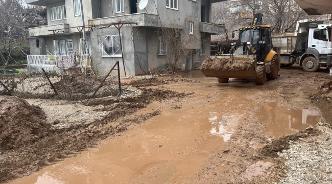 İzmit Belediyesi, Adıyaman'da yaraları sarmaya devam ediyor