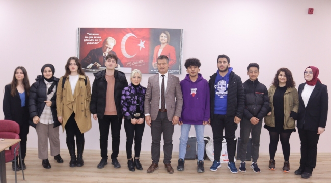 Depremzede öğrencilere sınava hazırlık kitabı