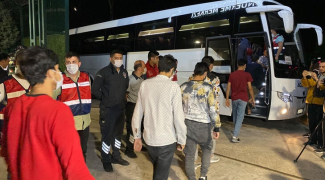Kocaeli'de 69 düzensiz göçmen sınır dışı edildi