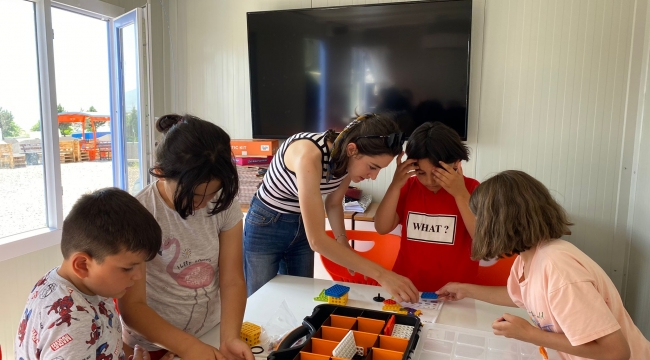 İzmit Belediyesi'nden depremzede çocuklara gezici eğitim programı