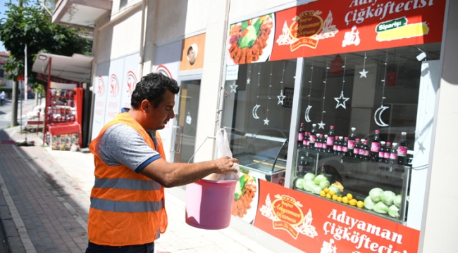 İhtiyaç sahiplerine sıcak yemek dağıtımı sürüyor