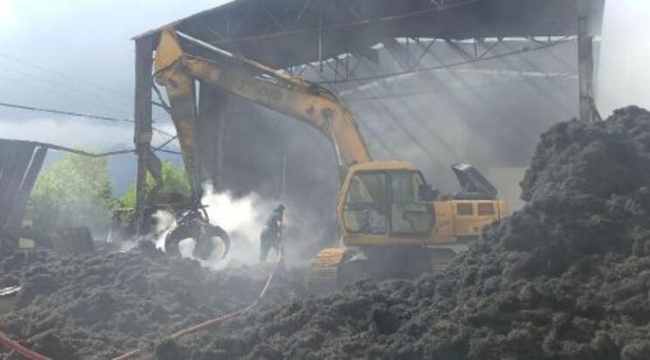 Kocaeli'de geri dönüşüm fabrikasındaki yangın; soğutma çalışması sürüyor