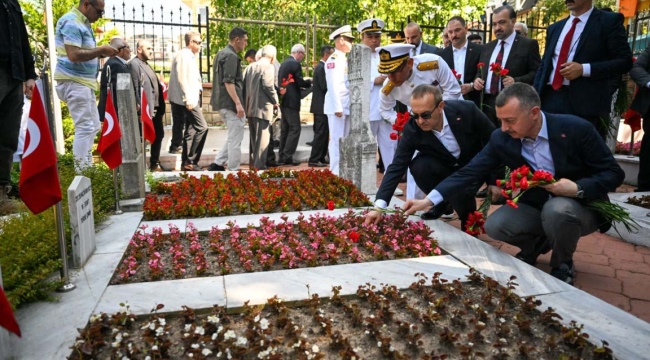 Türkiye Yüzyılı Kahramanları, Şehitlerimiz Kabirlerinde Ziyaret Edildi 