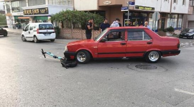 Otomobille çarpışan skuterin sürücüsü yaralandı