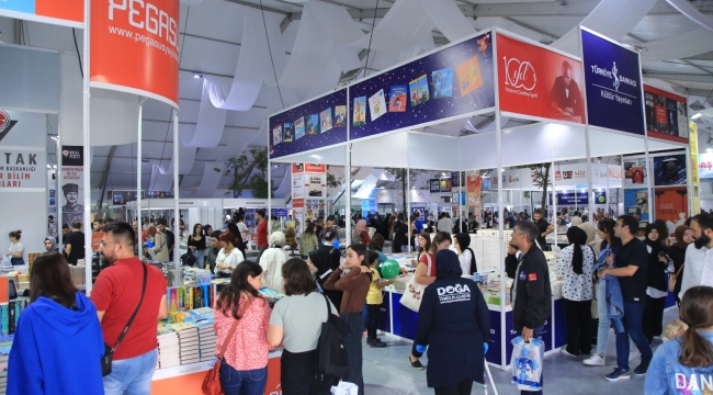 Kitap Fuarı kapılarını Kocaeli marşıyla açtı