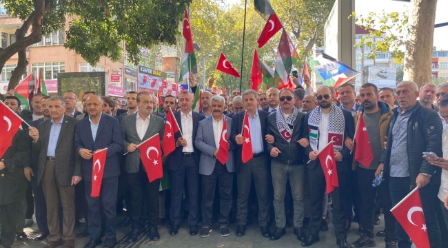 Kocaeli'de yüzlerce kişi Filistin için yürüdü