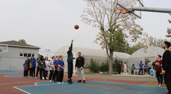 Büyükşehir'den özel öğrencilere spor şenliği