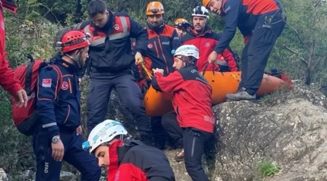 Ballıkayalar Kanyonu'nda mahsur kalan kişi, 2 saatlik çalışma ile kurtarıldı