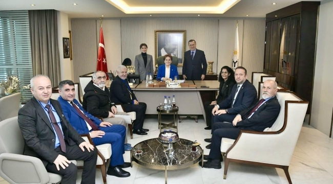 Meral Akşener, Kocaelili gazetecilerle buluştu