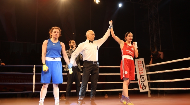 Darıca'da düzenlenen Türkiye Büyük Kadınlar Boks Şampiyonası sona erdi