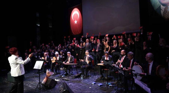 TEV Kocaeli Şubesi Türk Müziği Korosu, Atatürk'ün sevdiği şarkılarını seslendirdi!