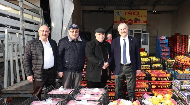 Başkan Büyükgöz, hal esnafına konuk oldu