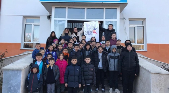 GTÜ, köy okulu kütüphanelerine katkıda bulundu