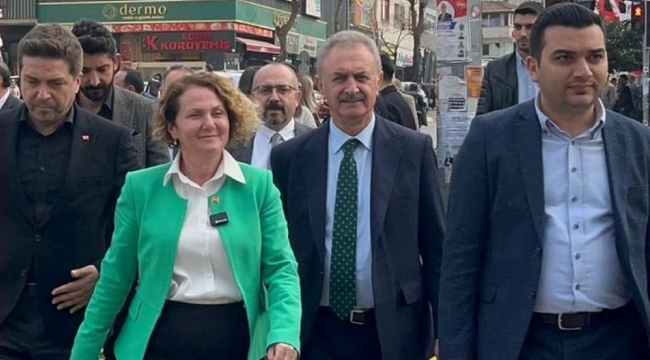 CHP adayı Çalışkan, İstasyon Caddesi'ndeki esnafları ziyaret etti