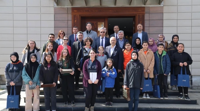 Dereceye giren öğrencilere ödüller Başkan Büyükgöz'den