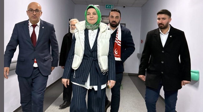 Fatma Kurtuluş, acil servisteki hastaları dinledi