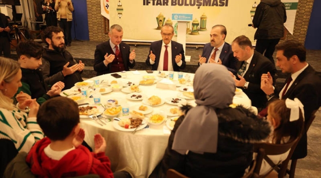 Yavuz ve Büyükakın, yetimlerle iftarda buluştu