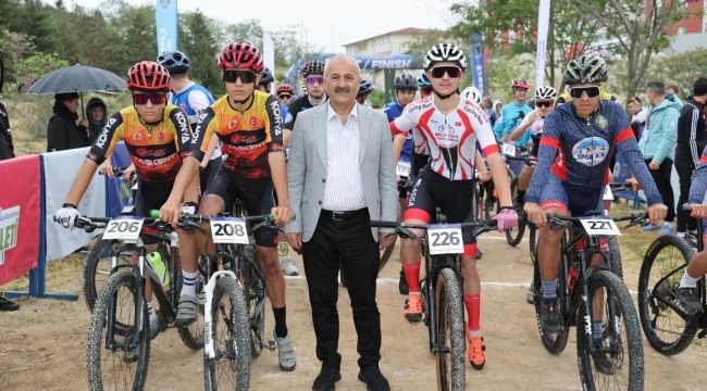 Gebze Belediyesi Dağ Bisikleti Turnuvası Nefes Kesen Mücadeleye Sahne Oldu