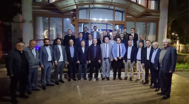 Kocaeli Erzurumlular Vakfı'ndan emekli öğretmenlere iftar