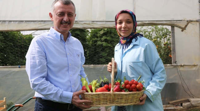 Başkan Büyükakın'dan kadın üreticiye tam destek