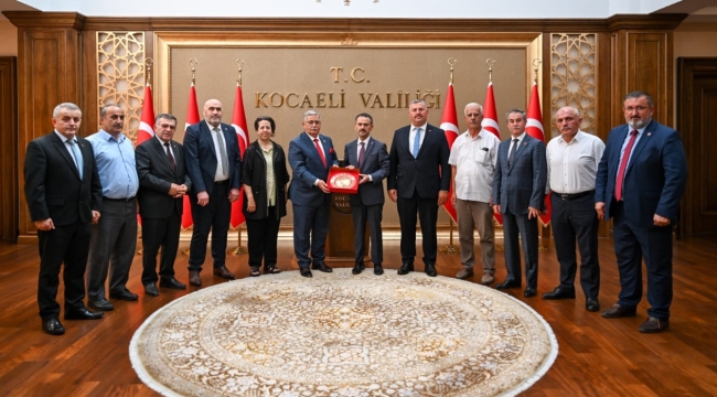 Kocaelili Muhtarlardan Vali İlhami Aktaş’a hayırlı olsun ziyareti