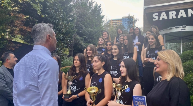 Hürriyet ve Kocaeli Voleybol Akademi'den Sadettin Saran'a teşekkür ziyareti  