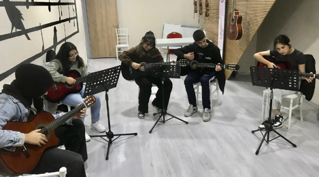 Dilovası'nda Müzik Kursları ilgi odağı oldu